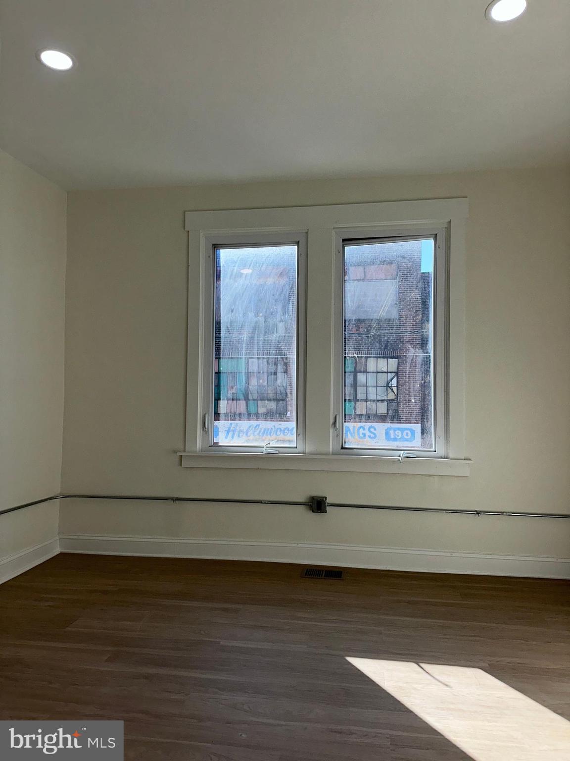 OLDE KENSINGTON - Commercial Sale