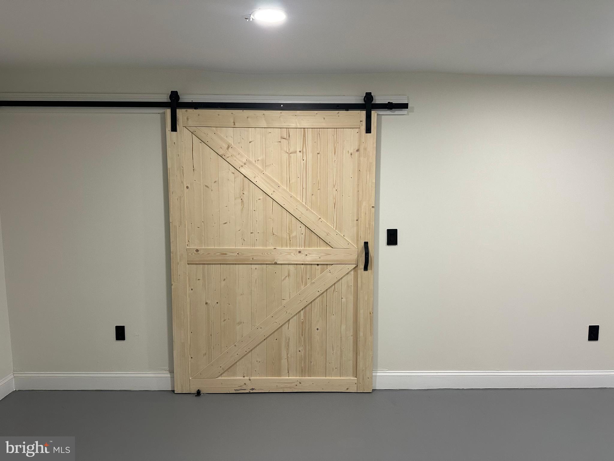 OLDE KENSINGTON - Commercial Sale