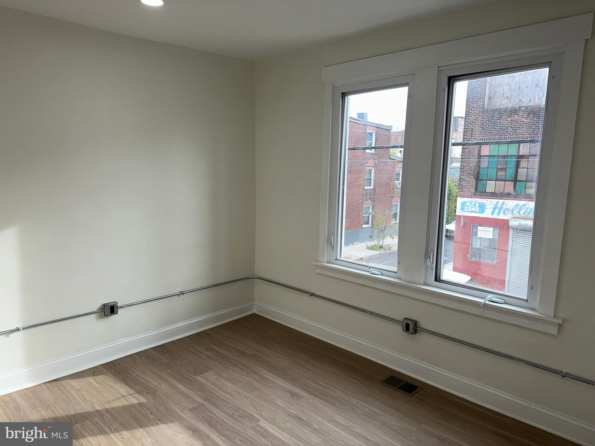 OLDE KENSINGTON - Commercial Sale