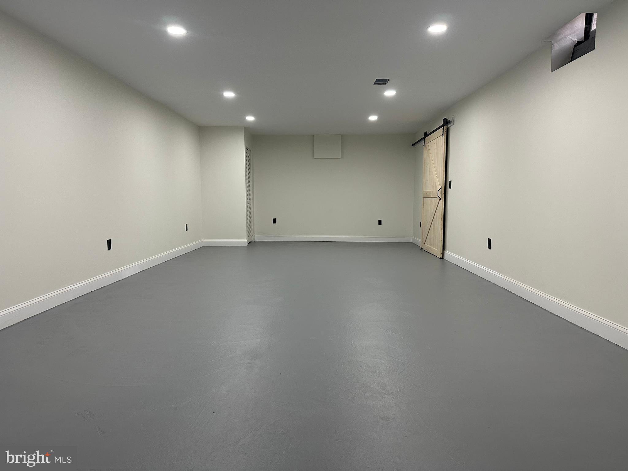 OLDE KENSINGTON - Commercial Sale