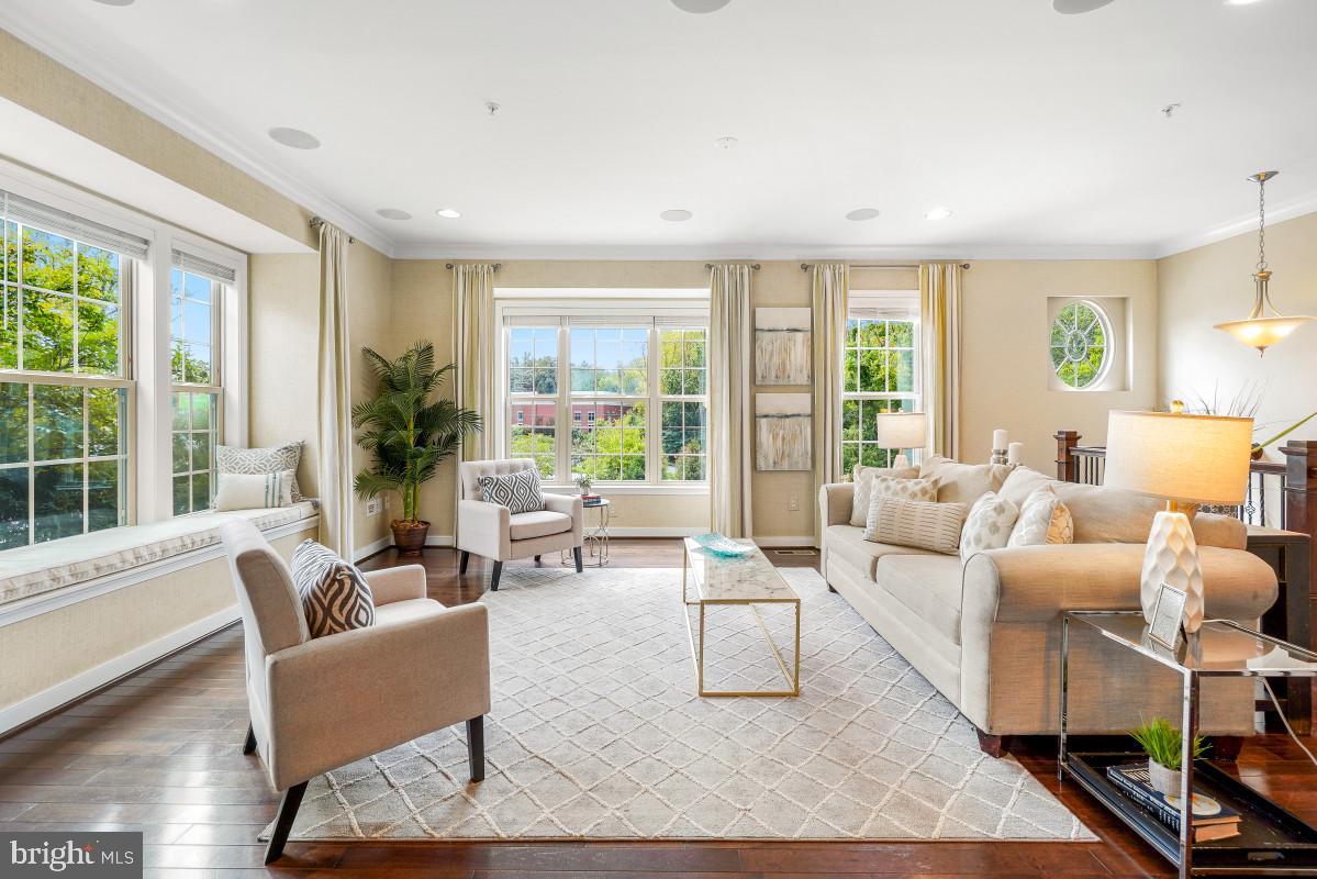 202 ADMIRALS COURT