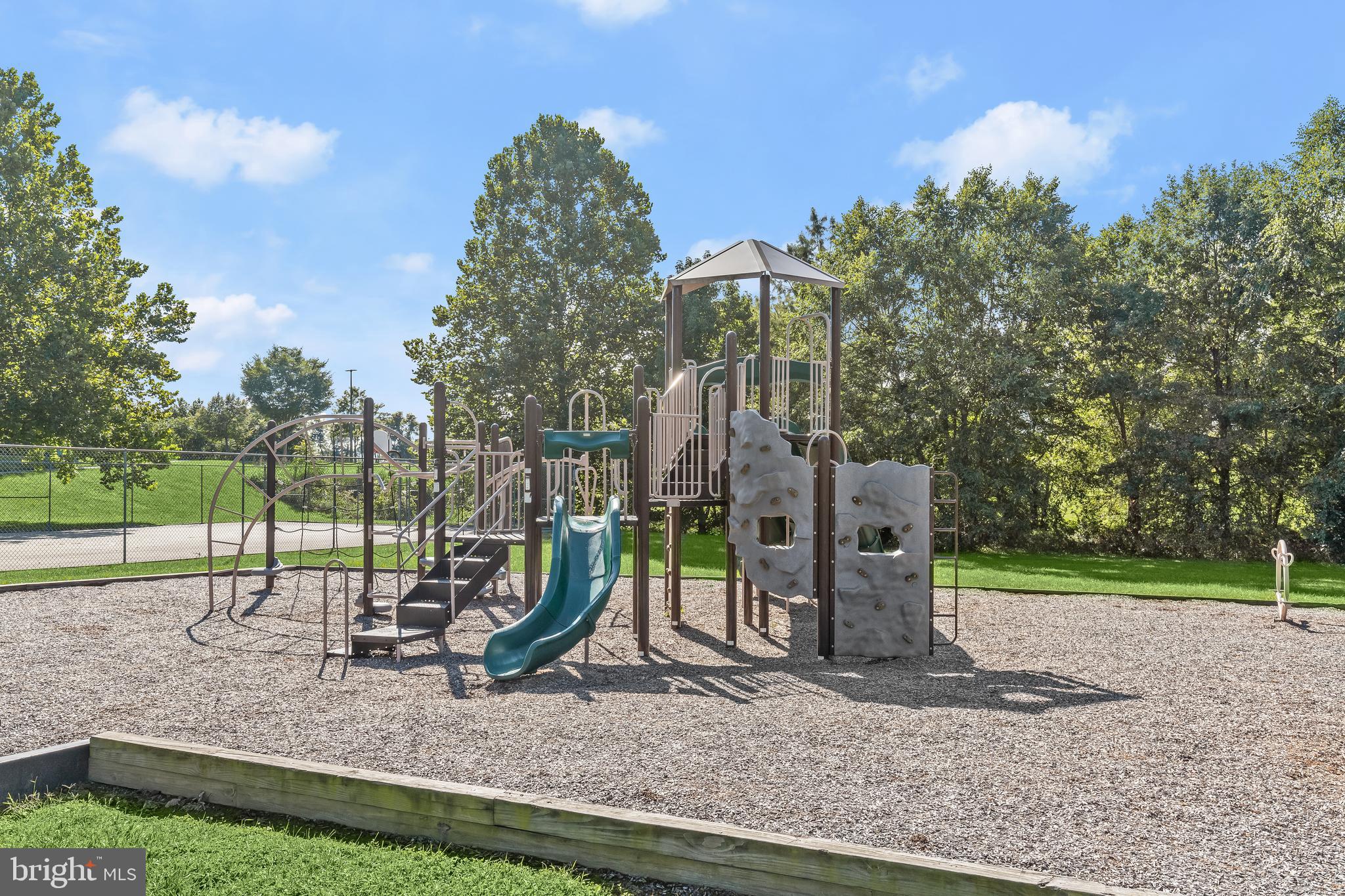 FREDERICKTOWNE VILLAGE - Residential