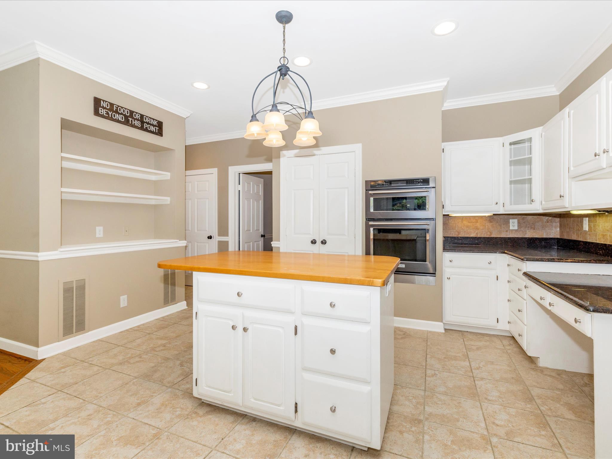 MOUNTAIN LAUREL ESTATES - Residential