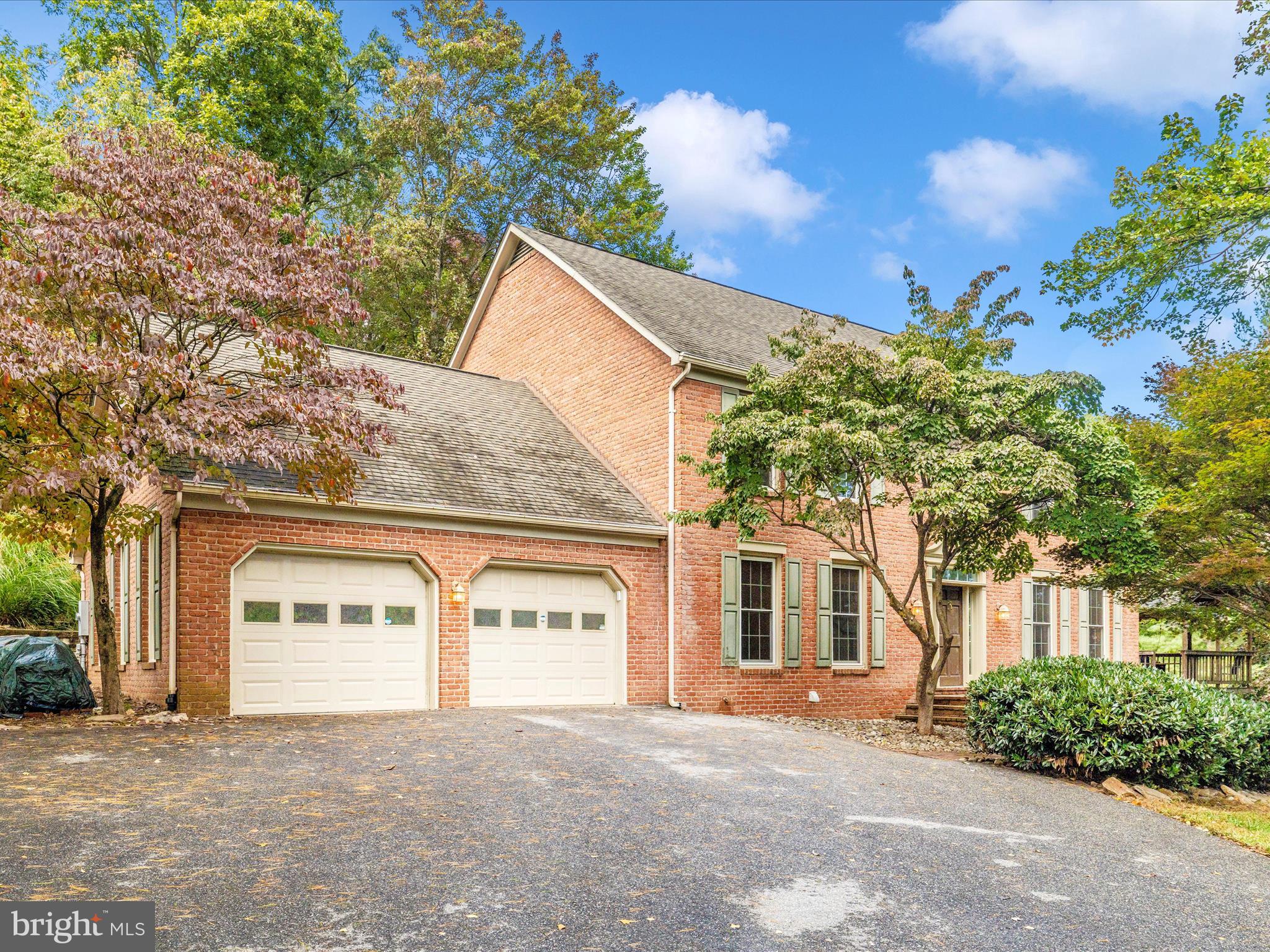 MOUNTAIN LAUREL ESTATES - Residential