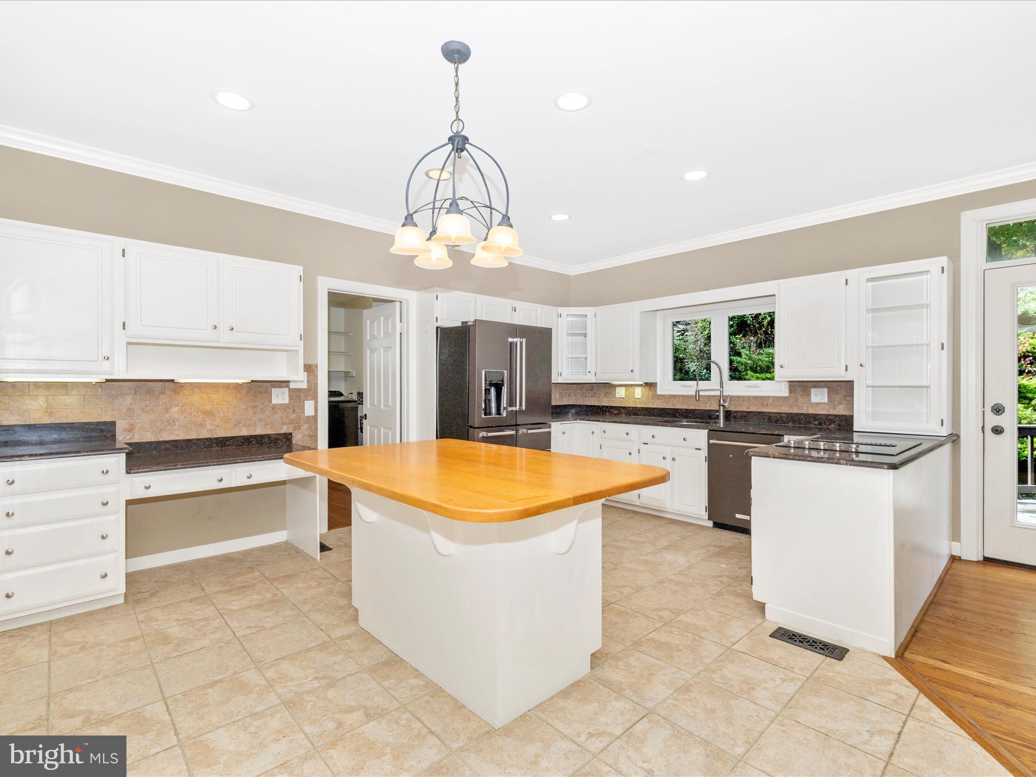 MOUNTAIN LAUREL ESTATES - Residential