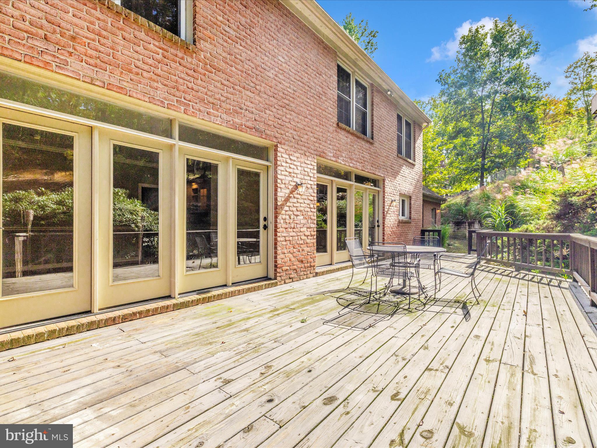 MOUNTAIN LAUREL ESTATES - Residential