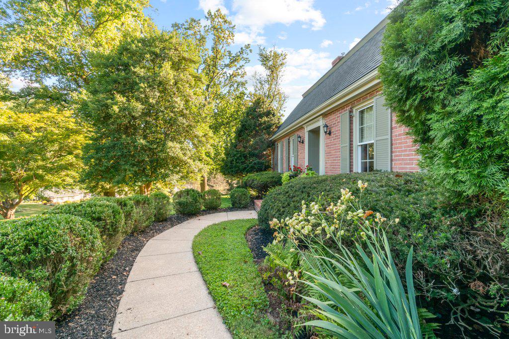4208 RAVENHURST CIRCLE