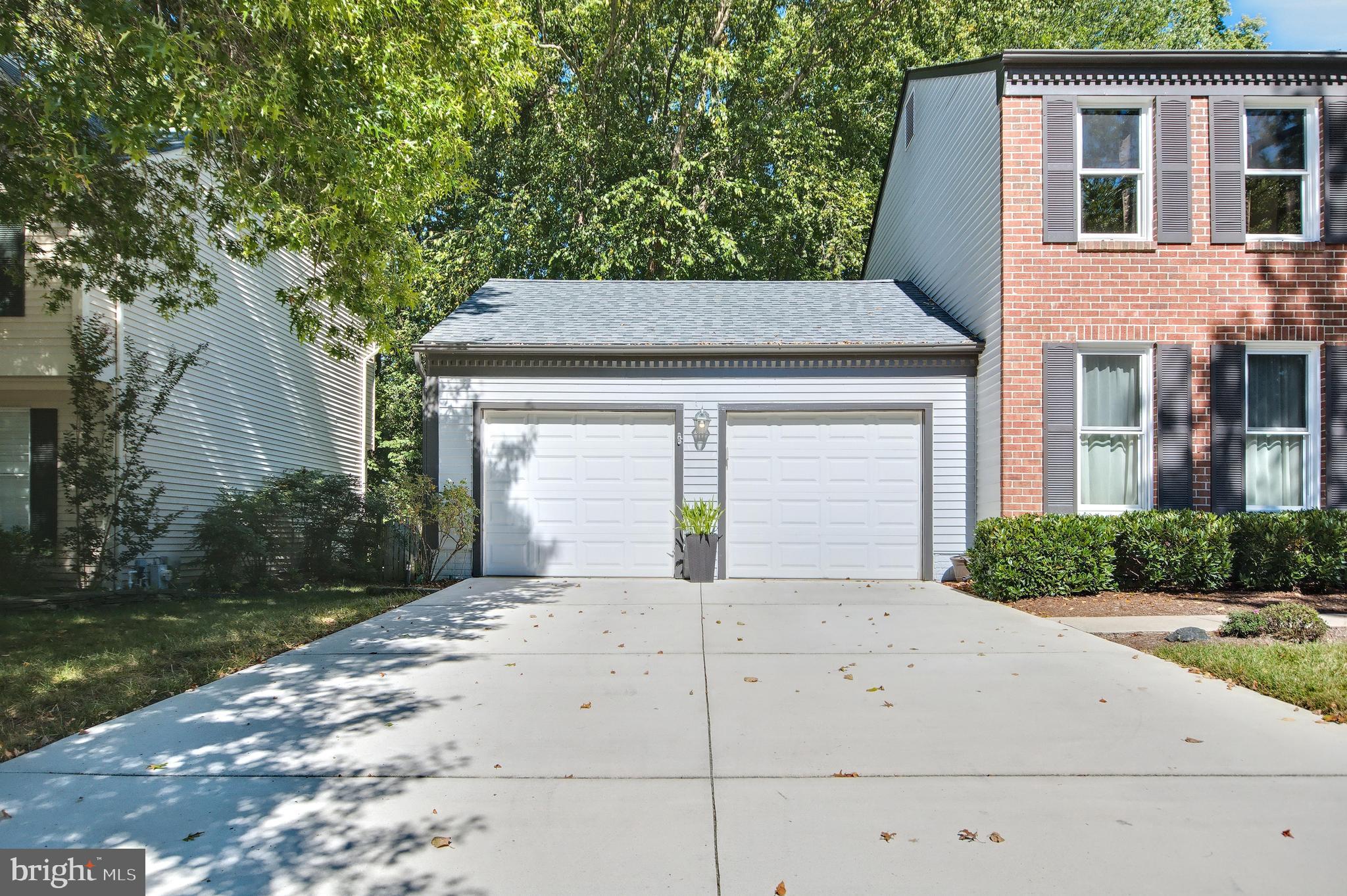 HUNT MEADOW - Residential