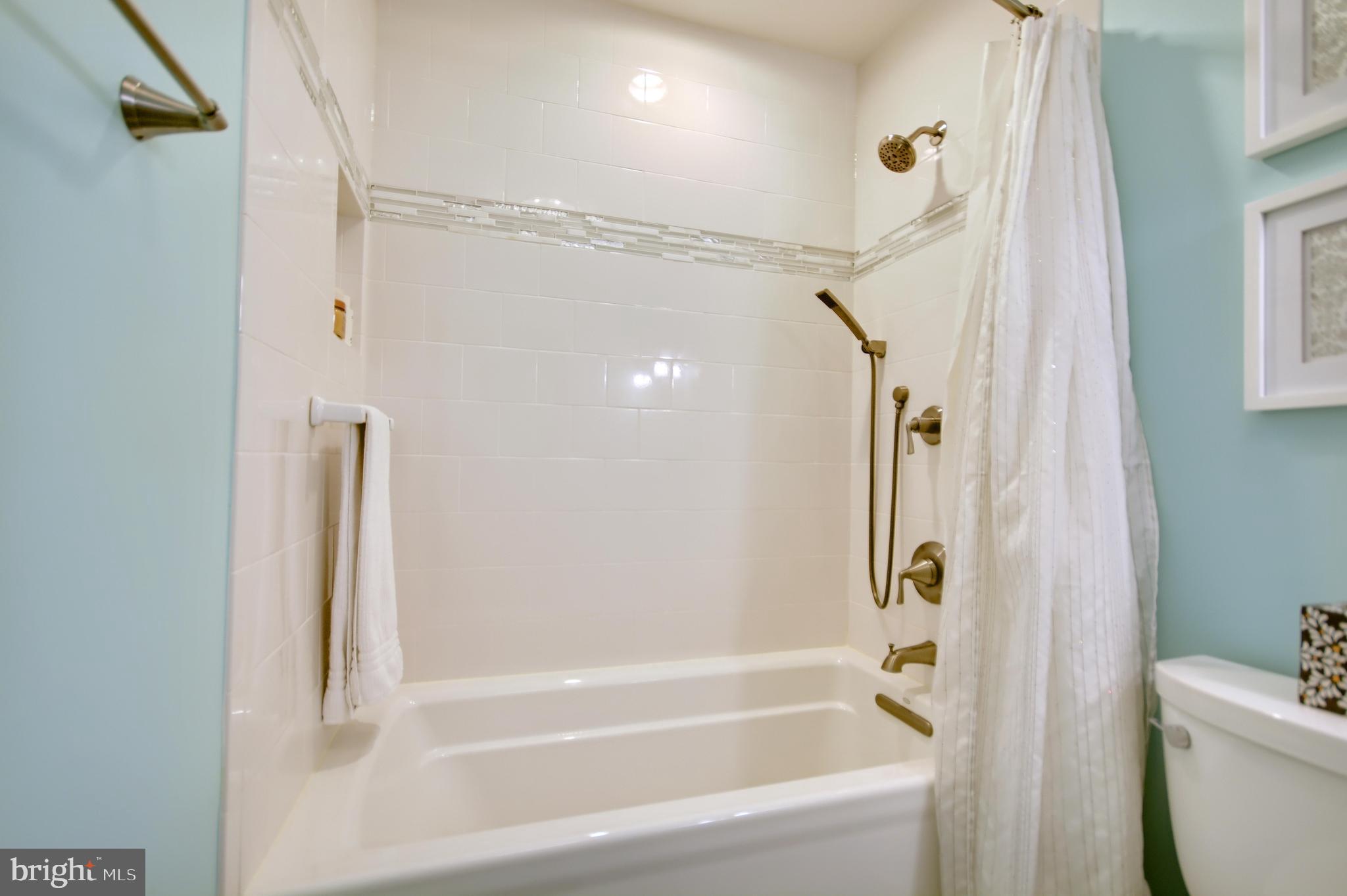 HUNT MEADOW - Residential