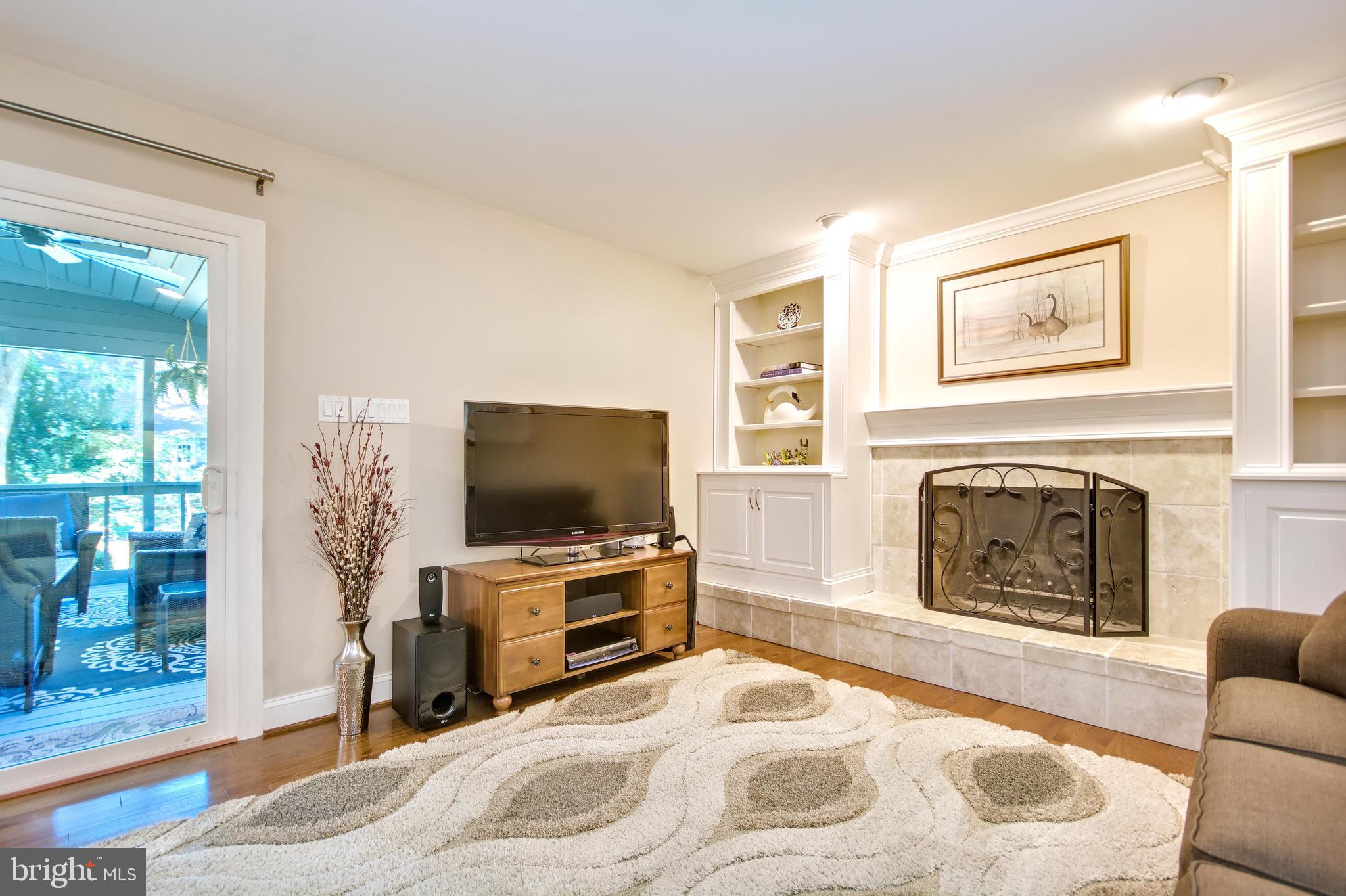 HUNT MEADOW - Residential