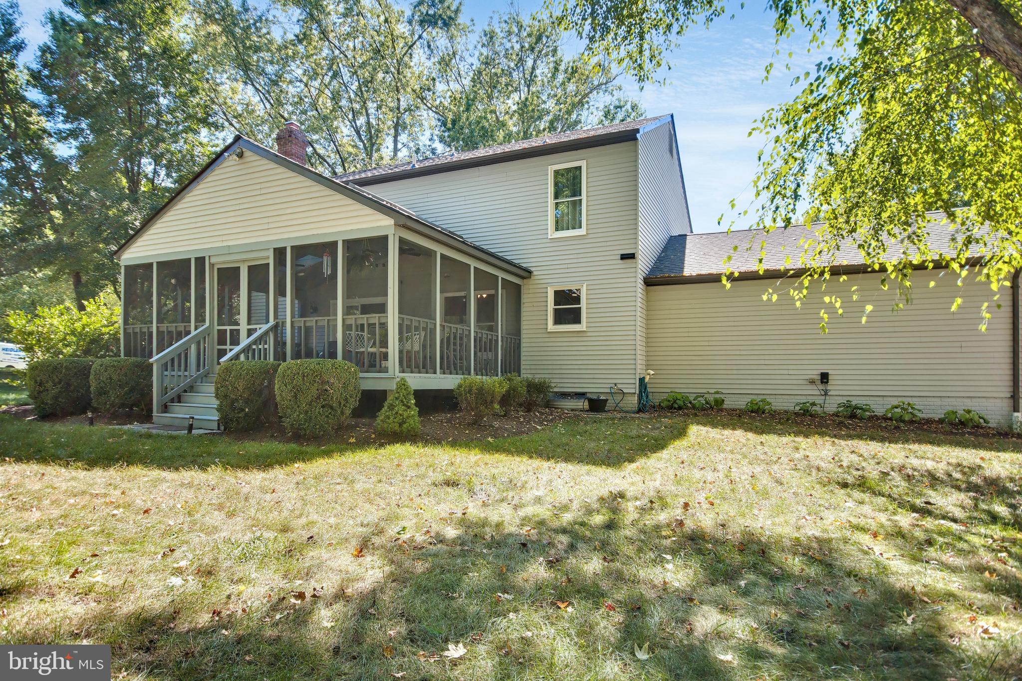 HUNT MEADOW - Residential