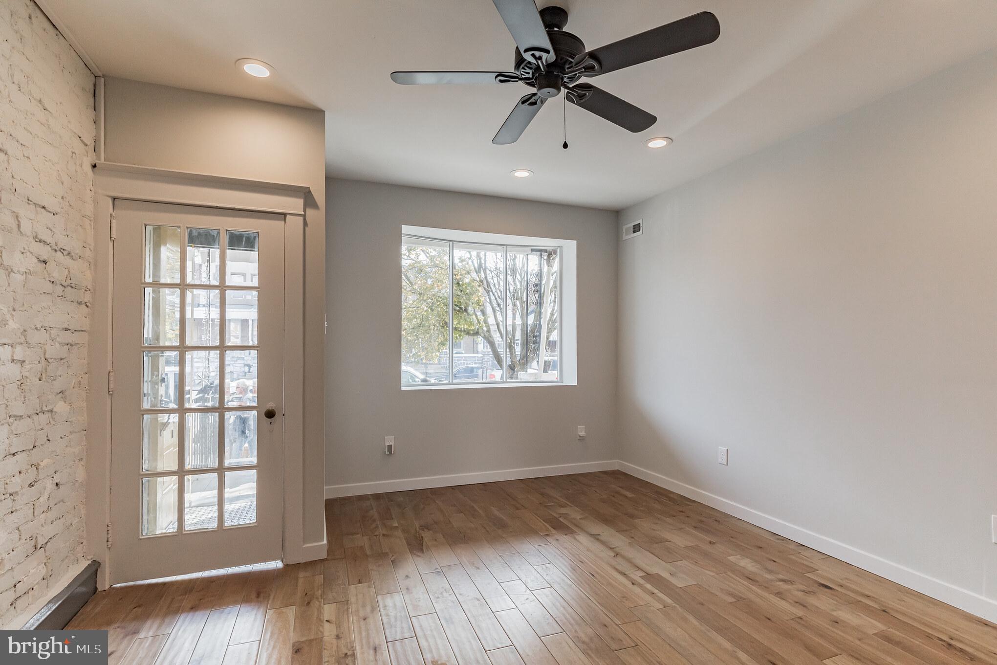 PORT RICHMOND - Residential