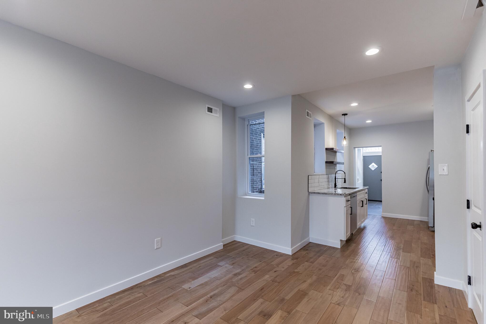 PORT RICHMOND - Residential