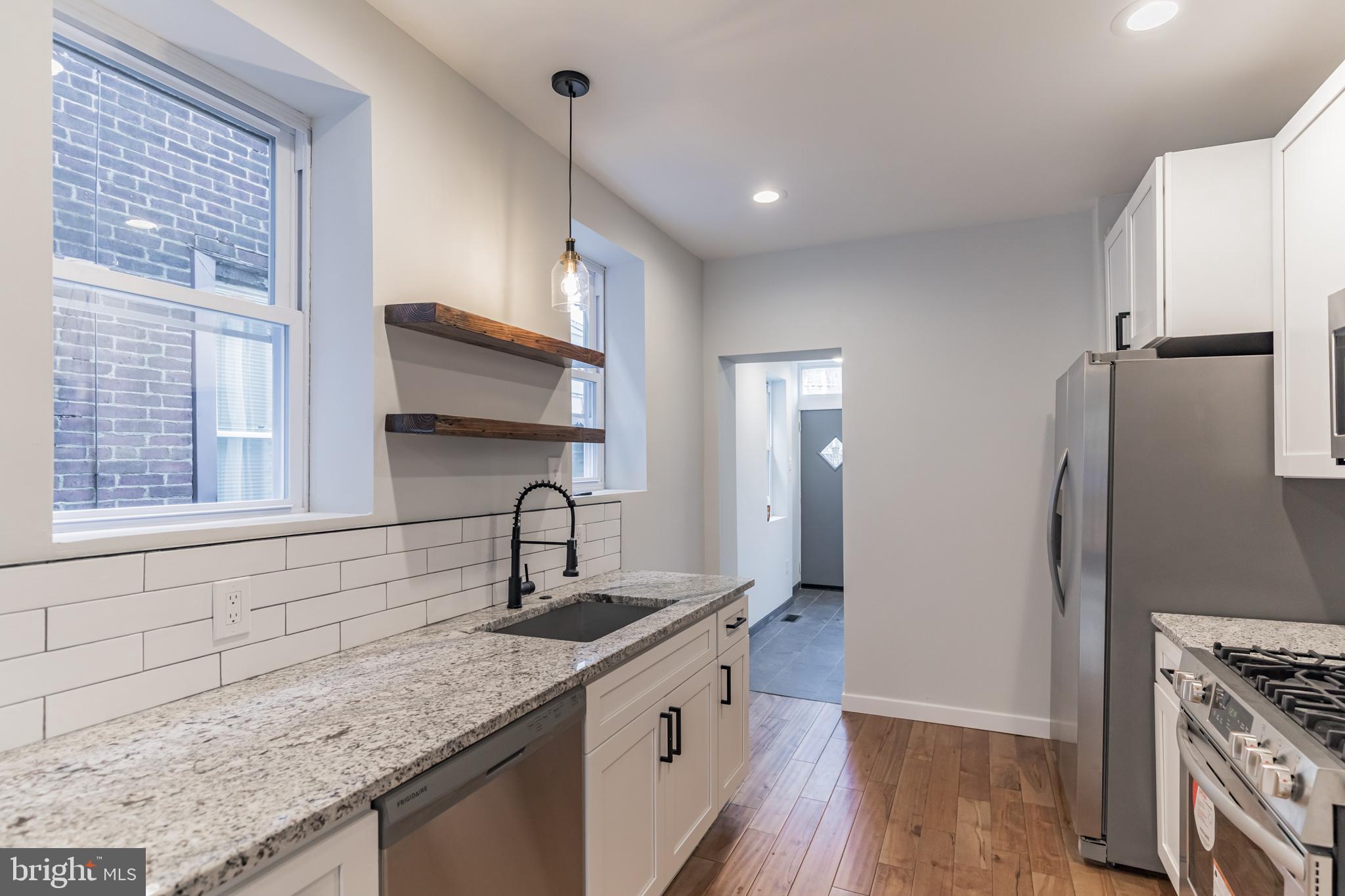 PORT RICHMOND - Residential