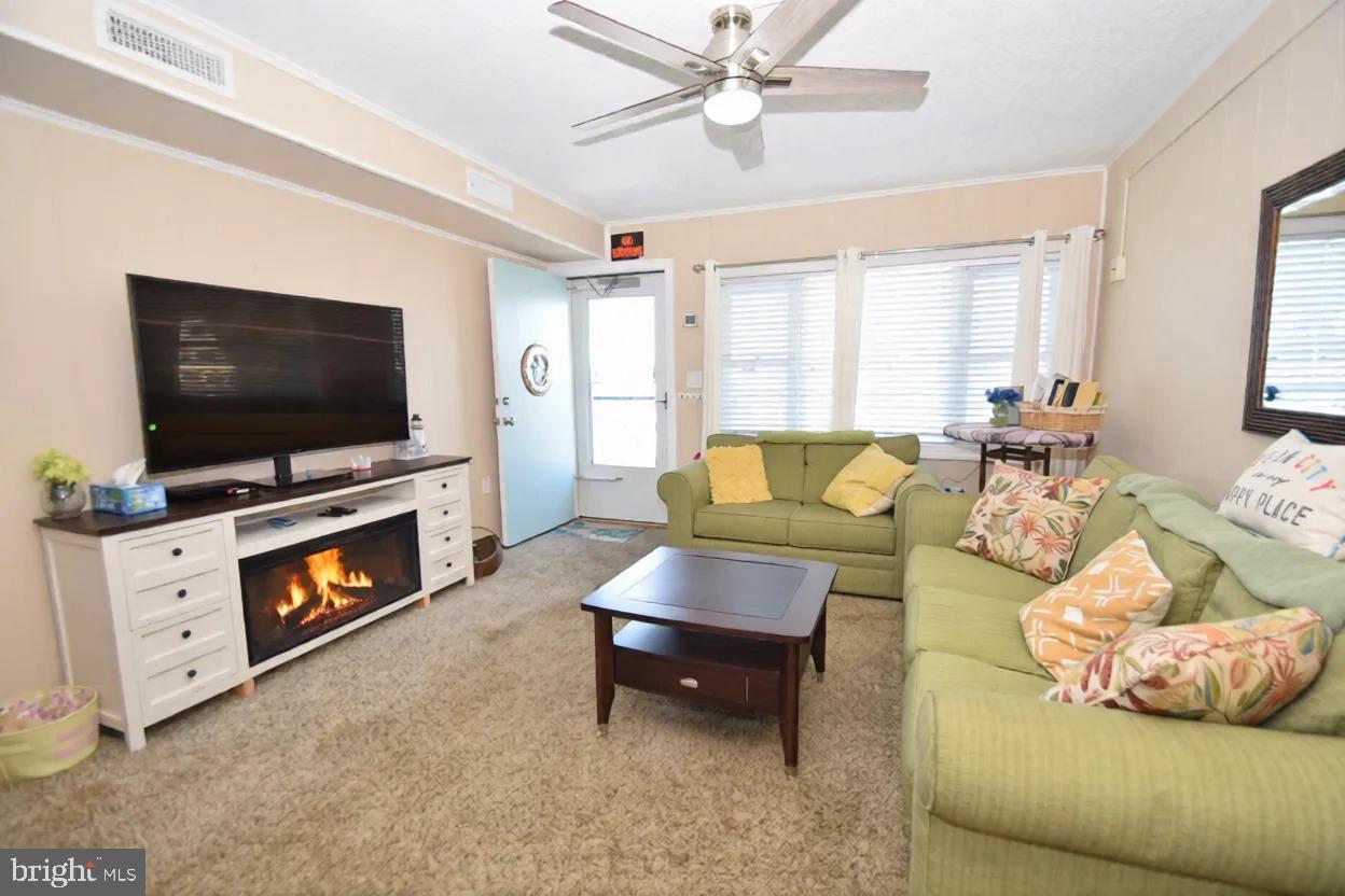 3701 COASTAL HIGHWAY 325 F