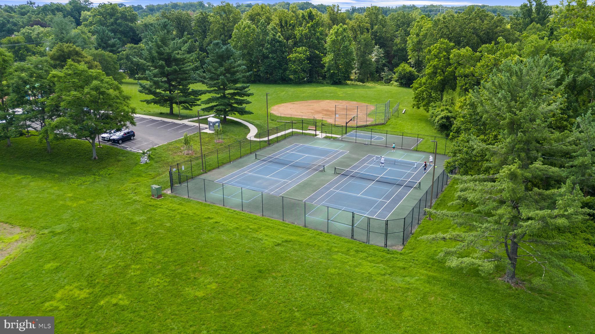 GLEN HILLS - Residential