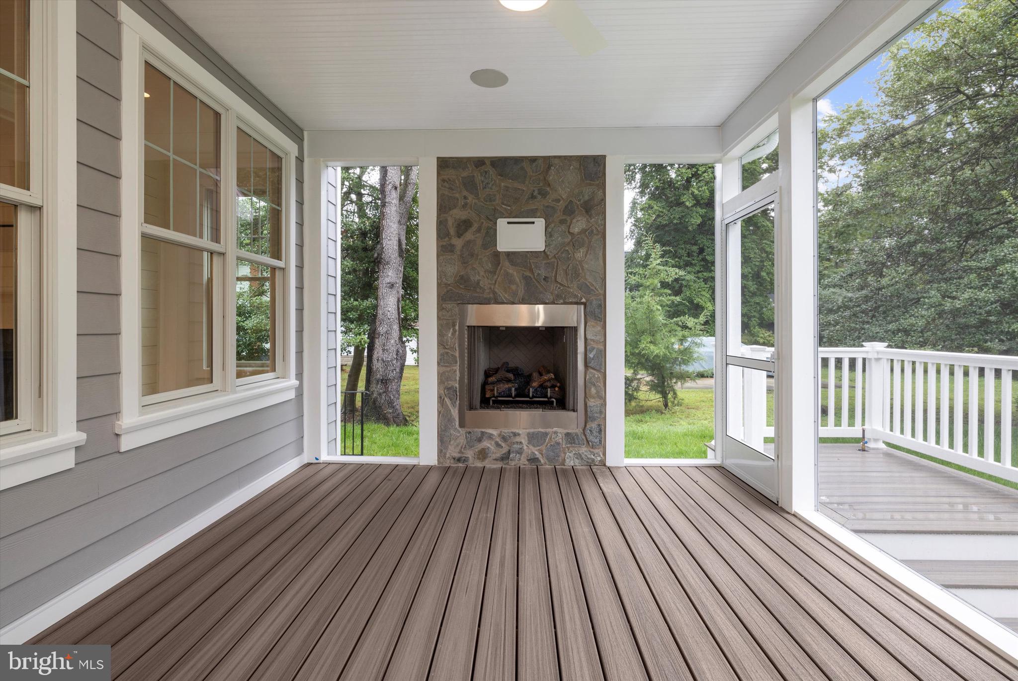 GLEN HILLS - Residential