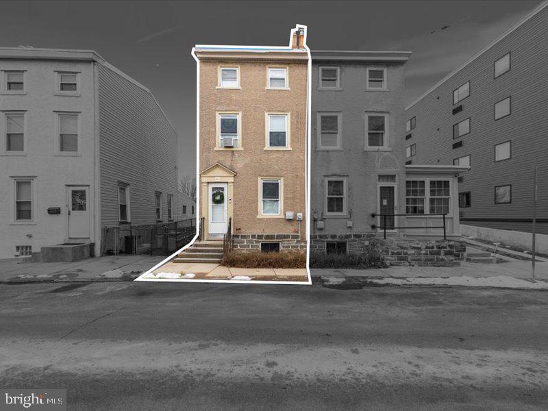 ROXBOROUGH - Residential