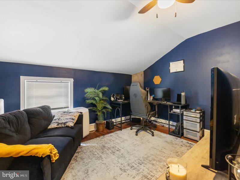 ROXBOROUGH - Residential