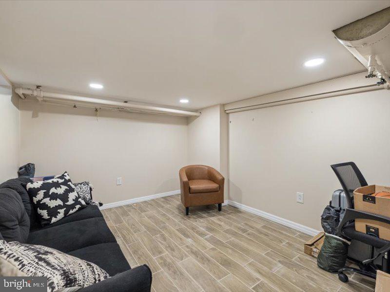 ROXBOROUGH - Residential