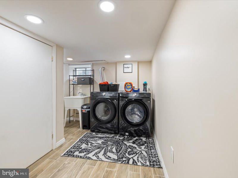 ROXBOROUGH - Residential