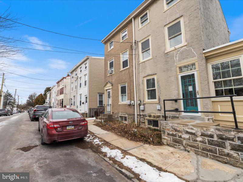 ROXBOROUGH - Residential