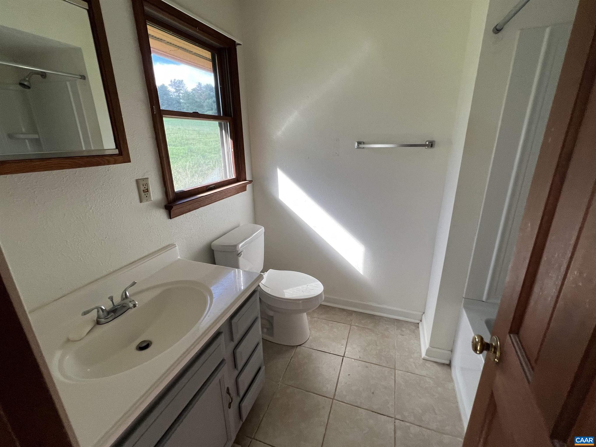 UNKNOWN - Residential Lease