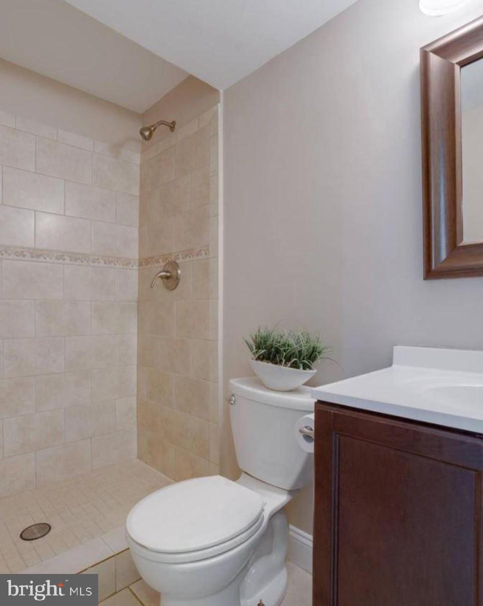 CANTERBURY WOODS - Residential Lease