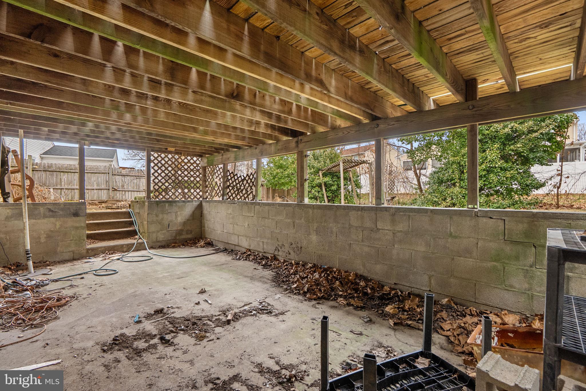 GOLDEN TREE - Residential