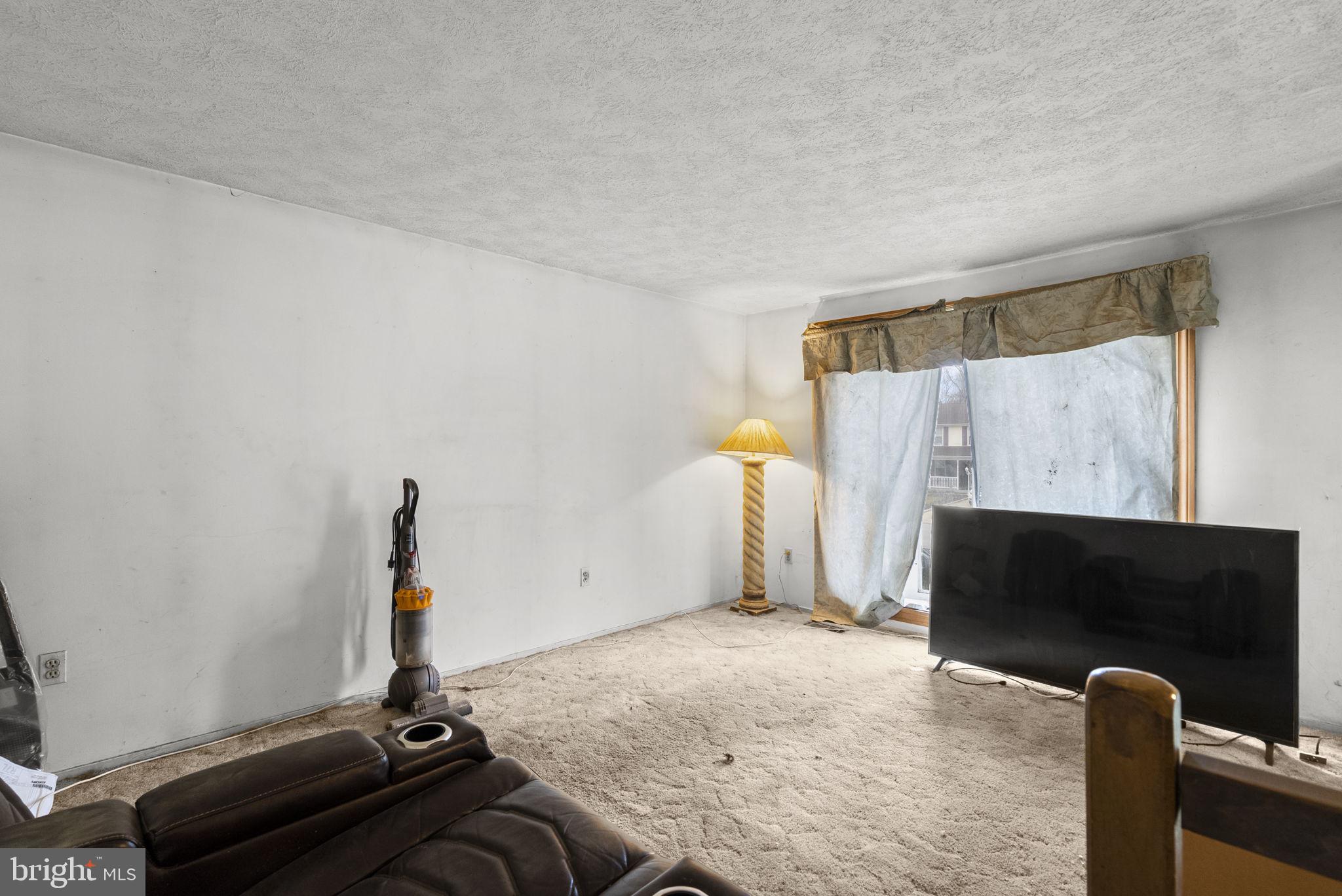 GOLDEN TREE - Residential