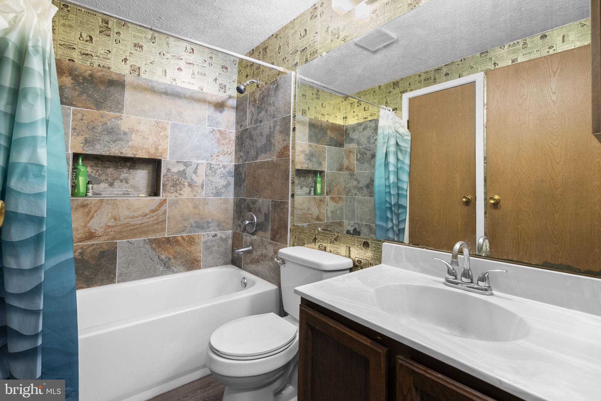 GOLDEN TREE - Residential