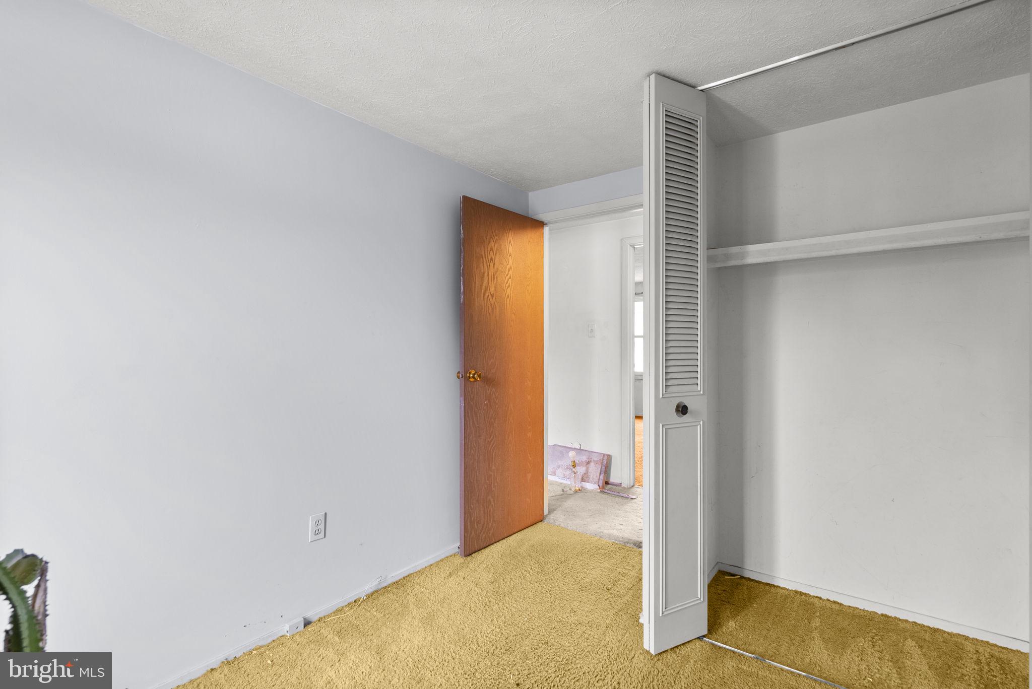 GOLDEN TREE - Residential