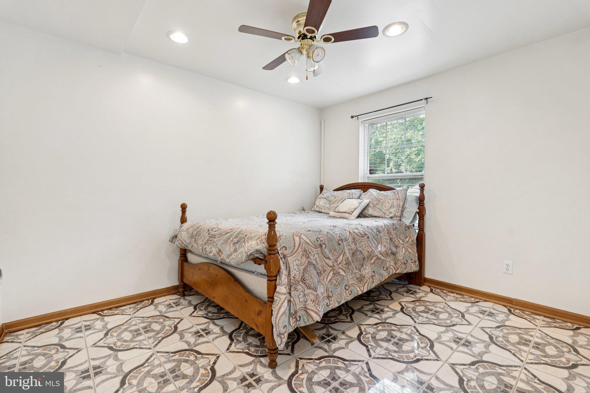 PERRY RIDGE - Residential