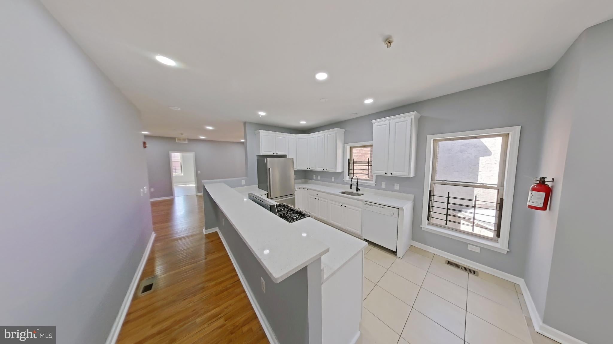 1831 W DIAMOND STREET 3