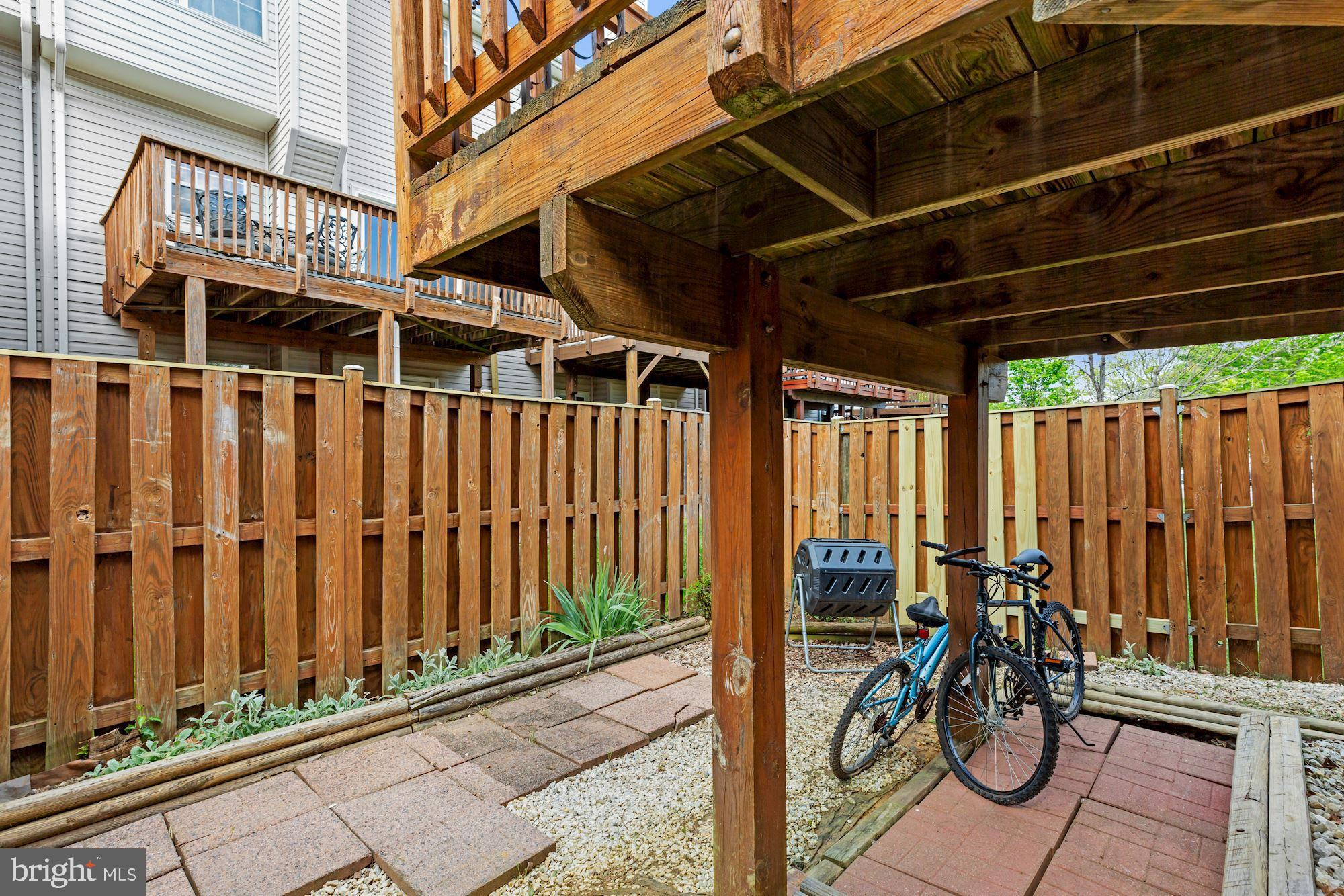 JAPONICA - Residential Lease