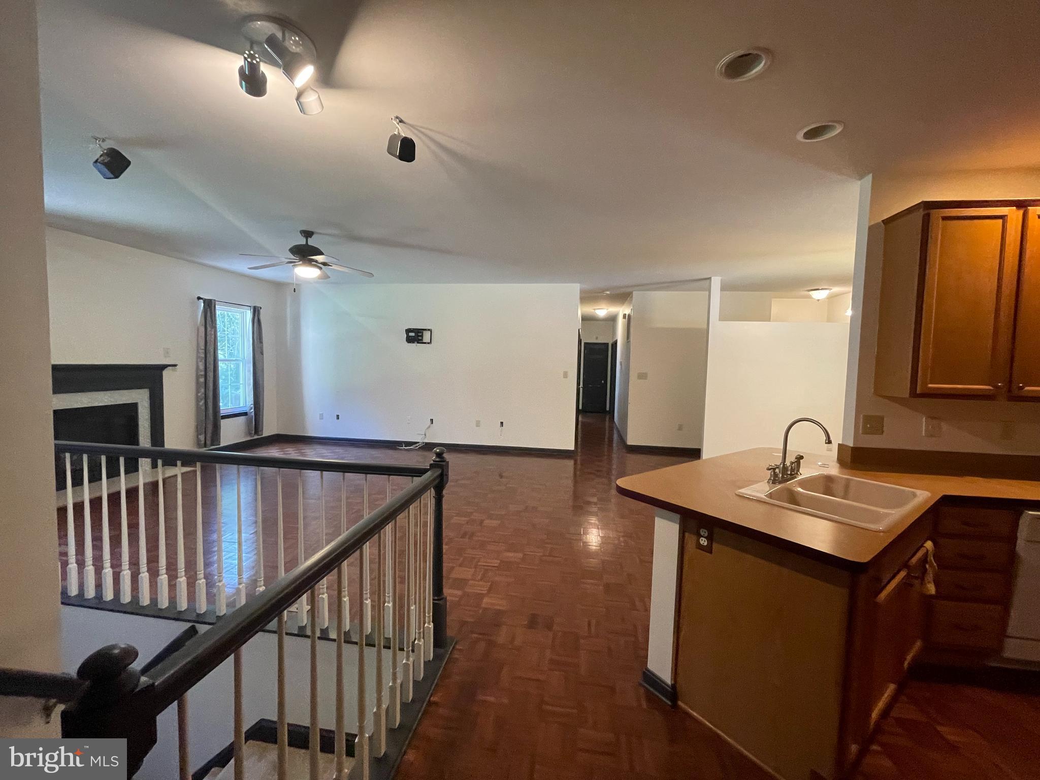 AVON CREST - Residential Lease