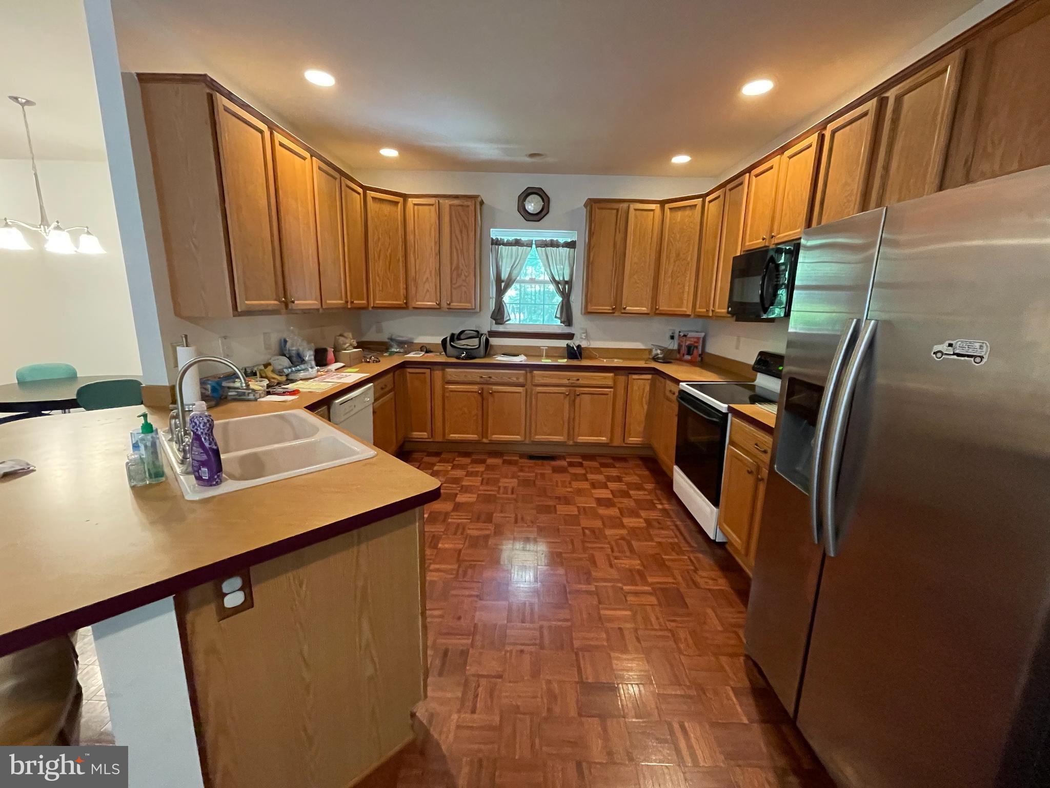 AVON CREST - Residential Lease