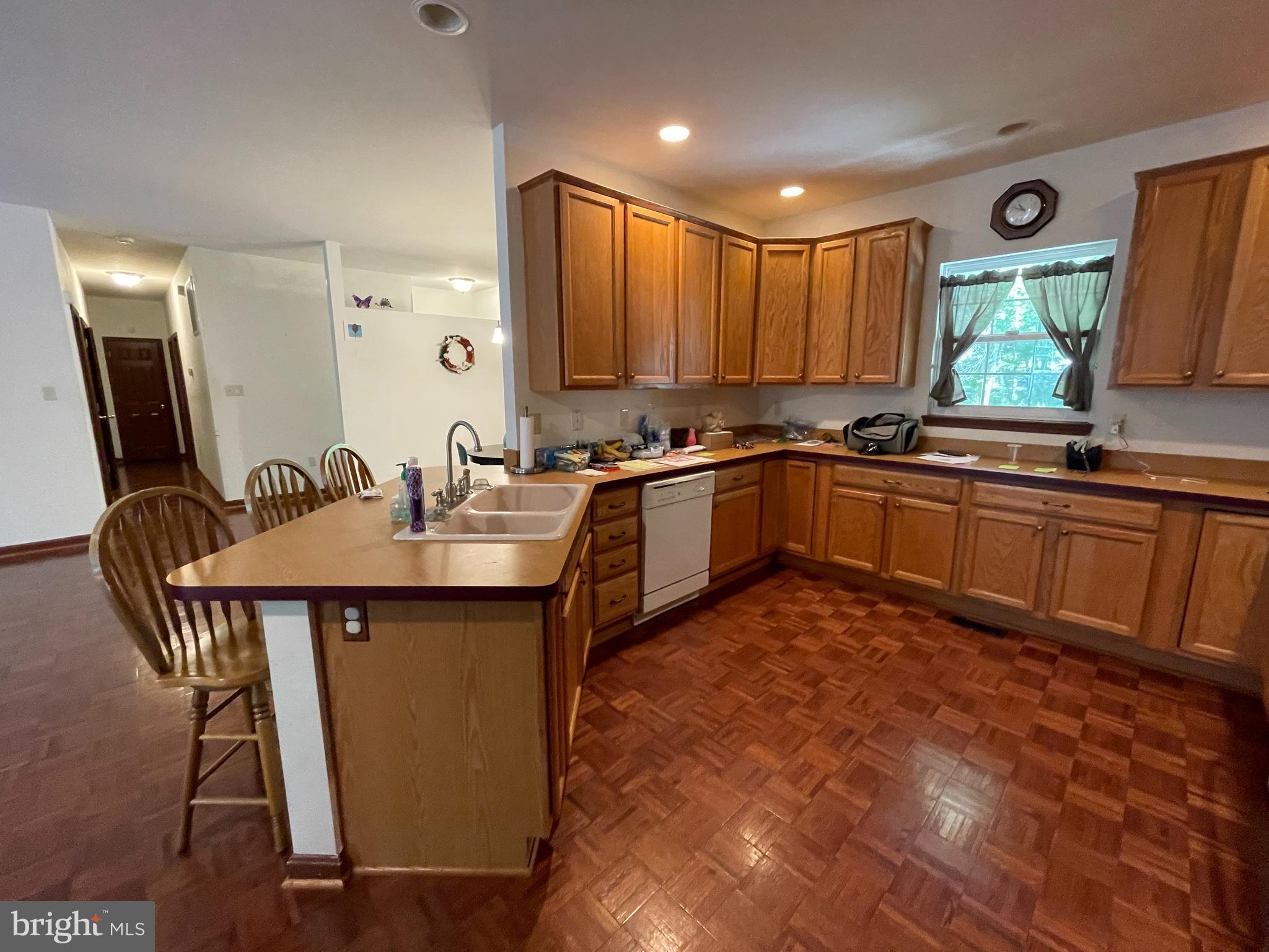 AVON CREST - Residential Lease