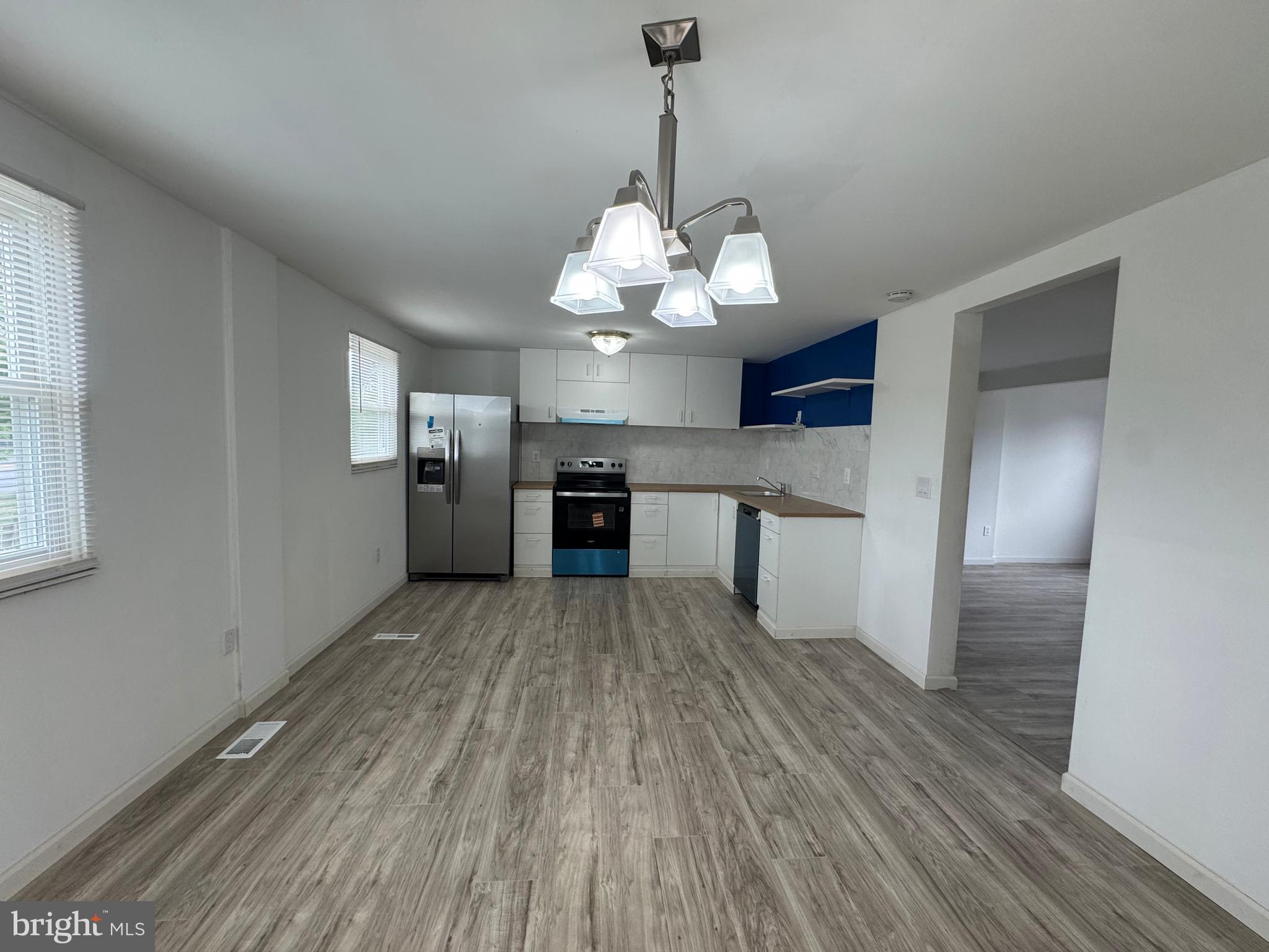 1757 CARRIAGE WAY