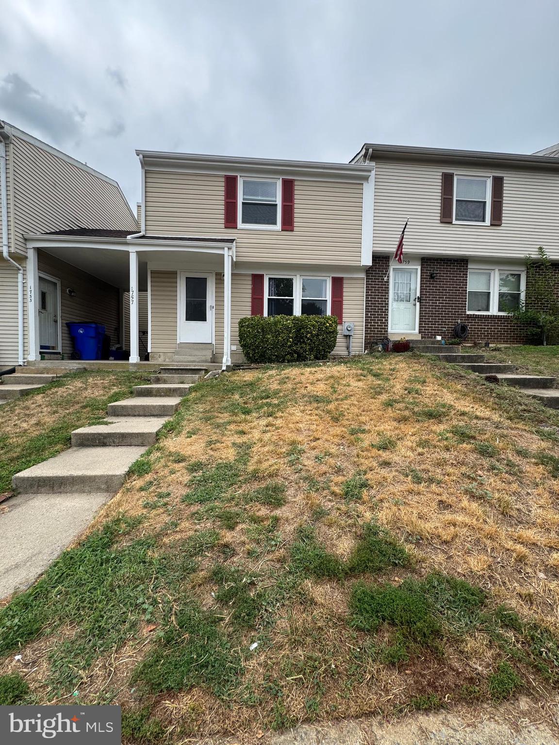 1757 CARRIAGE WAY