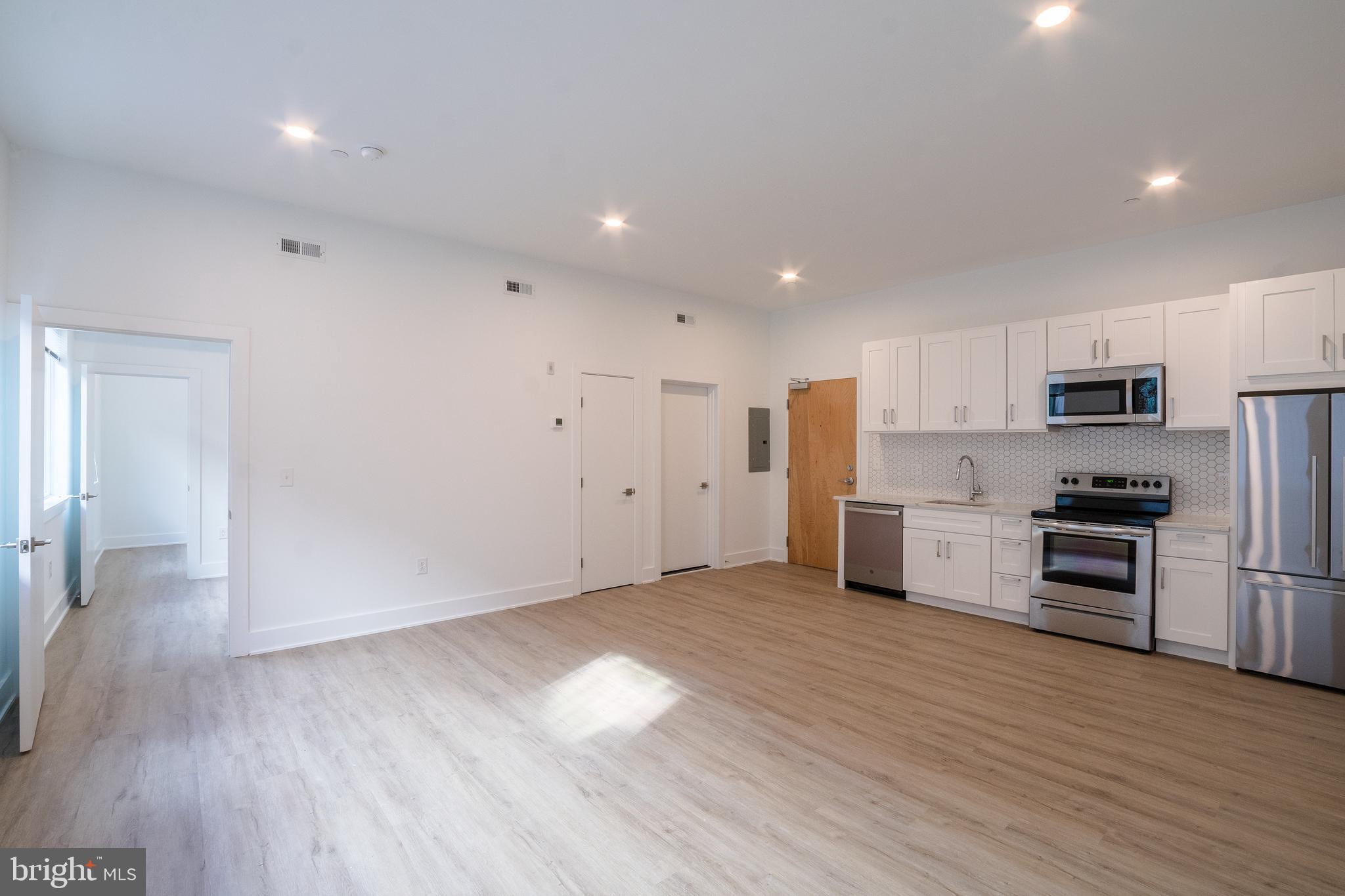 GRADUATE HOSPITAL - Residential Lease