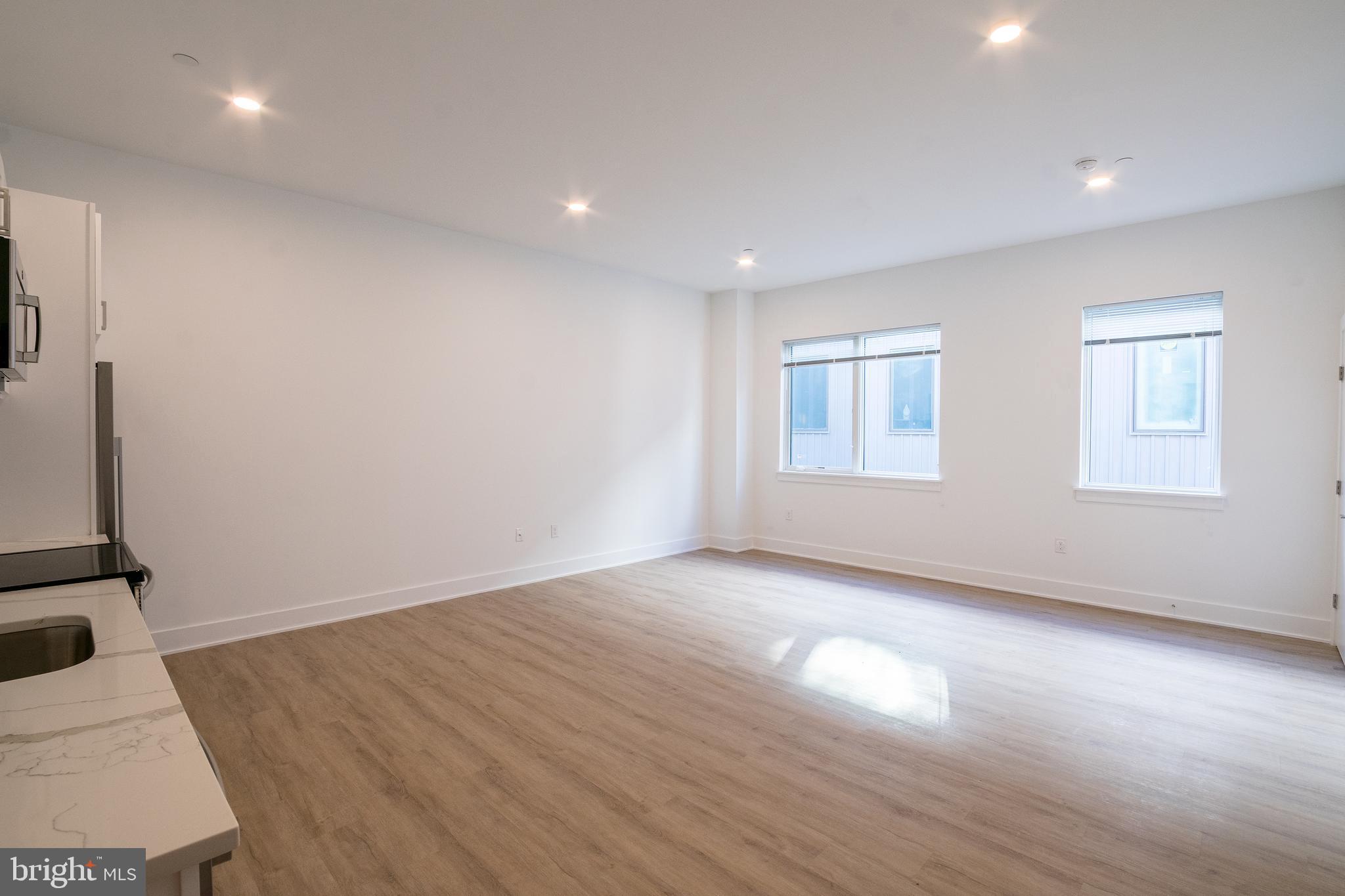 GRADUATE HOSPITAL - Residential Lease