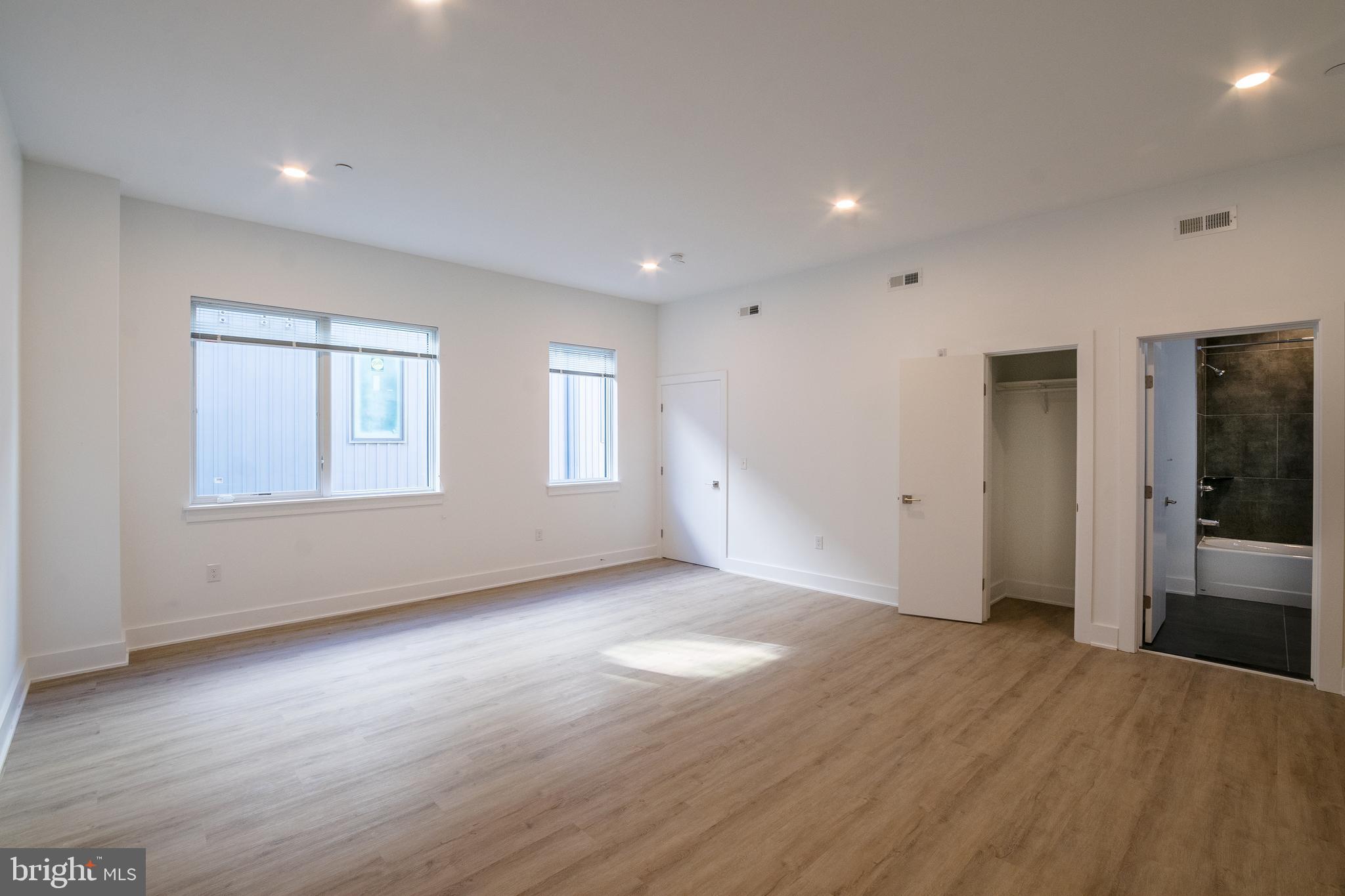 GRADUATE HOSPITAL - Residential Lease