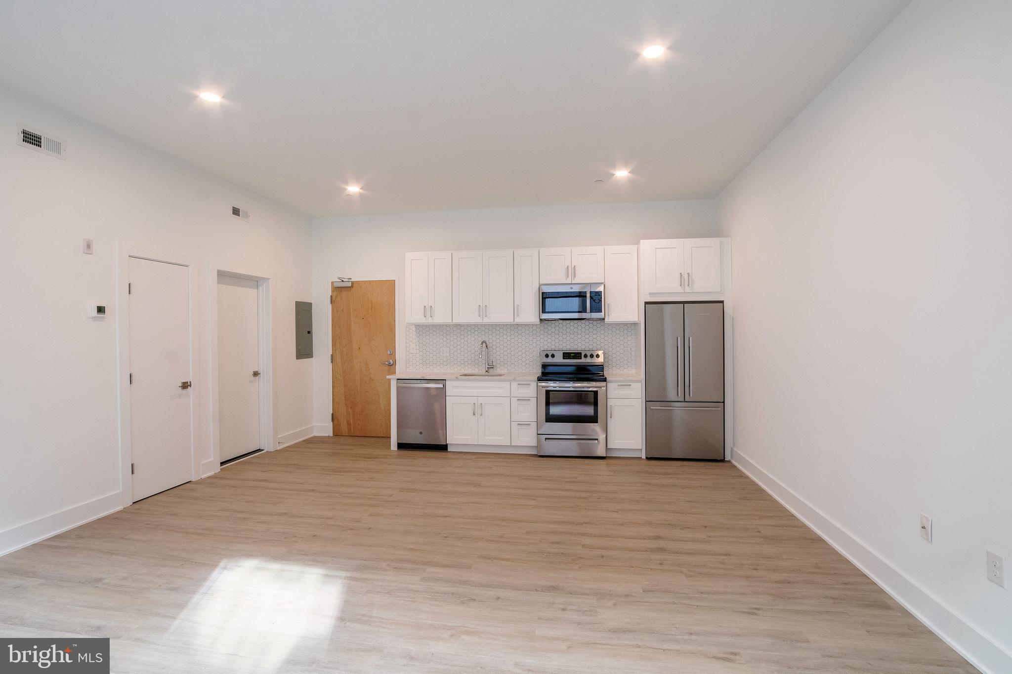 GRADUATE HOSPITAL - Residential Lease