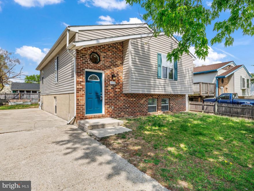 AS-IS  – Stylish 2 Level home 🏡  1900 SF home located in a quiet neighborhood . Seller prefers to use Assurance Title, 

This meticulously maintained two-level home offers a turnkey opportunity, having been freshly painted and thoroughly cleaned. Key features include:​

First Level:, Spacious living and dining areas​, Large kitchen​
Four well-sized bedrooms​
1 Full bathroom​
Extra Space Storage
+1
Ample closet space​

Second Level:
Private in-law suite featuring:​
1 Full-size kitchen with eat-in area​
One bedroom​
1 Full bathroom​
Separate laundry room with washer and dryer, plus additional storage​

Exterior Highlights:

Carport​

Driveway accommodating up to four vehicles​

Spacious yard, ideal for gatherings or cookouts​

An in-law suite, also known as an accessory dwelling unit (ADU), is a self-contained living space within a home, designed to provide privacy and independence for occupants. ​

Given its desirable features and move-in readiness, this property is expected to attract considerable interest.