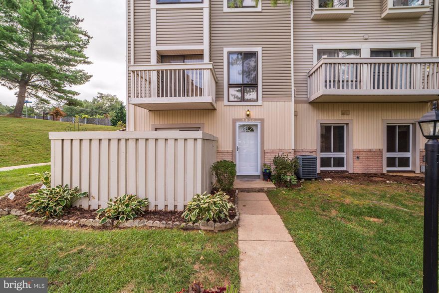 Open House Saturday May 6 from 10:00 to 11:00. Bright condo with hardwood floors & recently painted! Condo offers open floor plan with sunken living room, separate dining area.  Laundry room off kitchen. Master bedroom w/ full en-suite bath & Walk in closet. Good amenities including tot lot, trash removal, water, ext. building maintenance & more. Fenced Patio Area. Located minutes to Fairfax County Parkway, 495, 95, & 395. Convenient to Springfield Metro and Springfield Town Center.