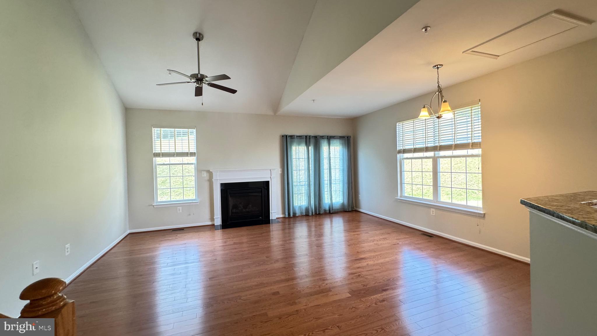 118 GREENVALE MEWS DRIVE 24