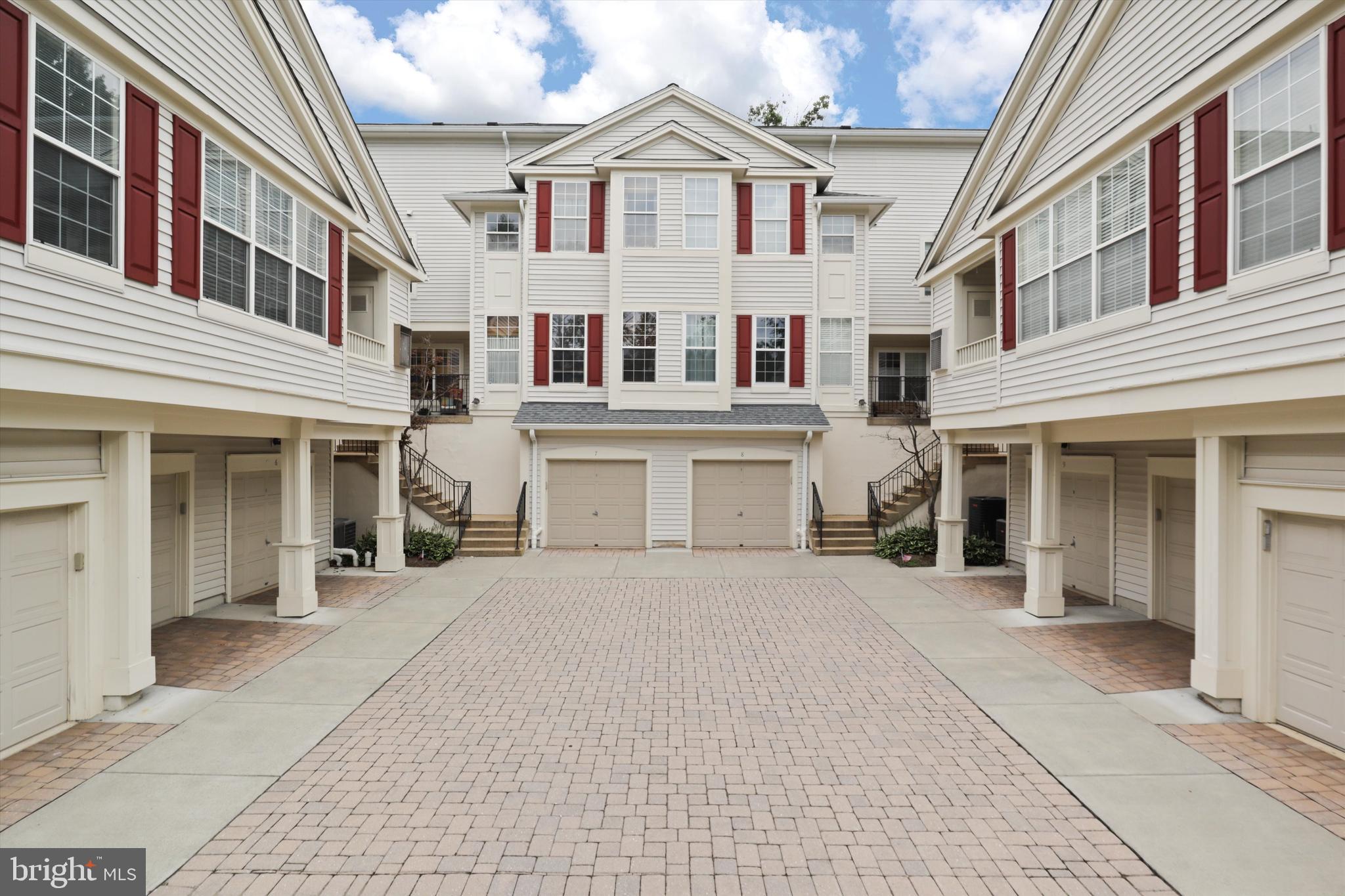 SUTTON RIDGE - Residential