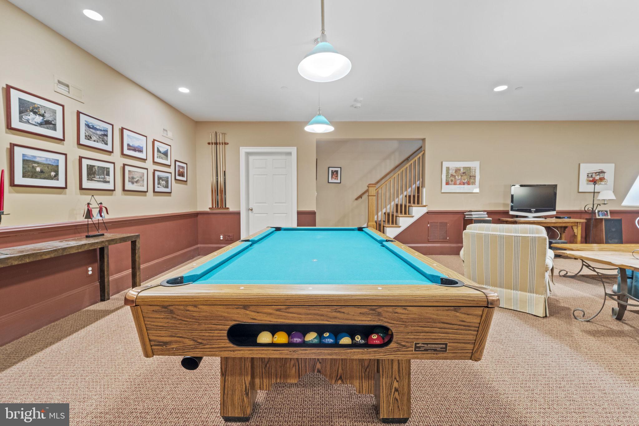 DARNESTOWN OUTSIDE - Residential