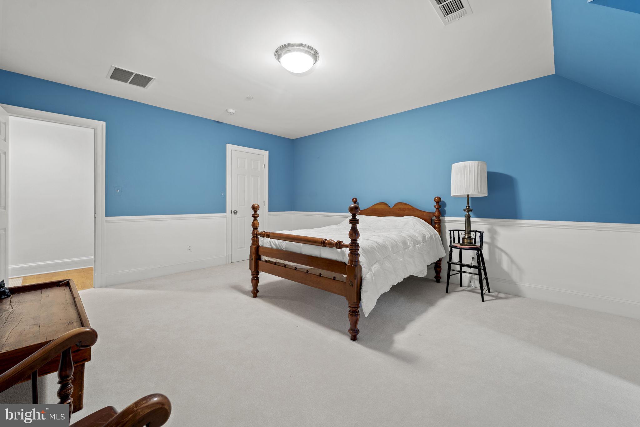 DARNESTOWN OUTSIDE - Residential